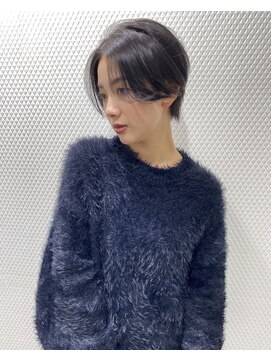 エアー 青山(AIR) 前髪あり耳掛け丸みくびれショートボブ20代30代40代50代60代