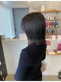 暗めオリーブグレージュ