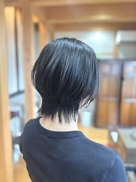 ジェロ(GELo) 伸ばしかけもかわいいミディアムウルフ