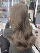 アルドーレフィエロ シンサイバシ(Ardore fiero shinsaibashi)&nbsp;チャコールグレー/韓国巻き　ミディアムレイヤー　20代30代