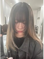 シラフ(SHIRAF)&nbsp;アンブレラカラー/ホワイトブロンド/レイヤー/ハッシュカット