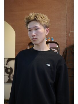 エディ(Edy) メンズパーマケアブリーチブロンド刈り上げスパイキーショート