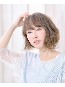 アキュレ(Aqure) 【Ａｑｕｒｅ】ハイ透明アッシュ×ラフ感ボブ