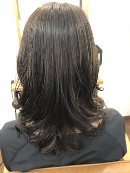 ヘアー チクタク(Hair Ciku-taku)の写真/"白髪染めに見えない！"新感覚のオシャレなグレイカラーが魅力的◎ナチュラル～トレンドカラーまで再現◆