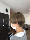 可愛いホワイティベージュカラー