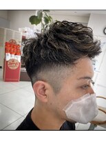 バックドロップ(Back Drop)&nbsp;フェードアップバングハイライトパーマ