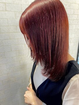 バトン(baton) 前上がり切りっぱなしボブ＋ワインレッド