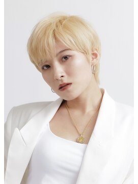 ピークアブー アヴェダ 池袋東武(PEEK-A-BOO AVEDA) 大人ショート ひし形ショートカット ショート前髪あり