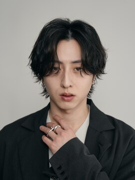 バイフィフス 原宿/表参道(by fifth) センターパートウルフシャドウパーマルーズパーマ波巻きパーマ