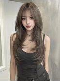 レイヤーカット 顔周りカット 韓国ヘア 透明感 グレージュ