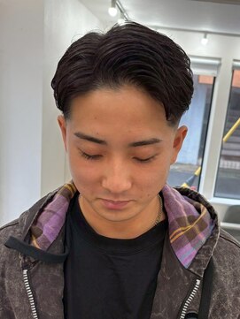 一鳳庵　【イオアン】 無造作ショート 刈り上げセンターパート リバースセンターパート