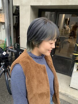 シー(Ciii) Stylistイケダ>>くすみブルー×きみどり デザインカラー
