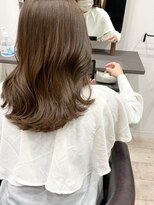アトレ 梅田店(attrait)&nbsp;透明感のあるベージュ×セミロングで叶う大人っぽさ