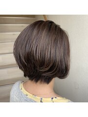 30代40代50代60代　ショートボブ　リリィヘアデザイン