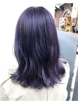 モルニ(MORNI) パープルカラー_マロンベージュ Aラインボブ かきあげ