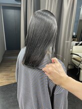 キューティクルを整えるのが得意で、とにかく艶となめ らかさを即実感できる【ハホニコトリートメント】☆