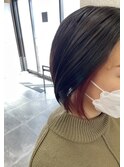 シンプルボブ＋アクセントカラー