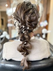 編みおろしヘアアレンジ