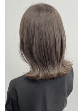 ヘアークリエイティブ サウスゴア(Hair Creative SOUTH GOA) 外ハネミディ
