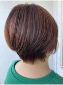 脱白髪染め白髪ぼかしシークレットハイライトカラーショートボブ