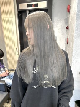 ジゼル(GiseL) シルバーカラー　ダブルカラー　アッシュカラー