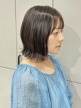 ウクラ バイ レシッド 池袋(uchla by rcid) シアーダークアッシュ/ネビージュ/切りっぱなし外ハネボブ黒髪