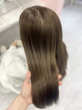 ジーナ 名駅(XENA.) 《Rena》透明感ヘーゼルベージュ