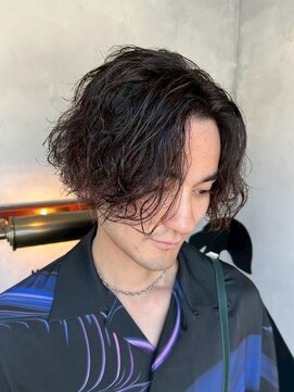 インク(inc) メンズセンターパートツイストスパイラルパーマ