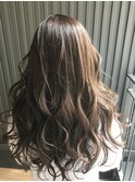 ヌーディーベージュ