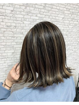ホワイト(WHITE) [WHITE RYOTA] エアータッチバレイヤージュ＋アッシュブラウン