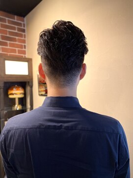 バレス 田町(BALES) [スキンフェード/ツイストスパイラル/田町]