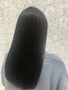 スリー(THREE) ブルーブラック