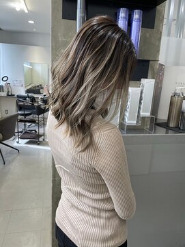 キング 梅田(K!ng) 梅田ハイライトカラー梅田バレイヤージュカラー梅田カラーうまい