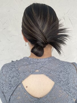 チャルム (Charom) タイトなシンプルカチモリ