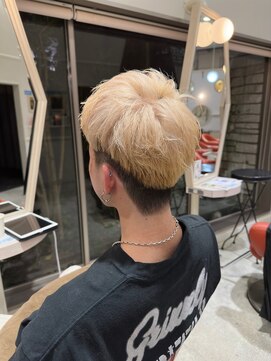 マカロンコワフュールドウシワカマル(macaron coiffure de ushiwakamaru) スパイキーショート