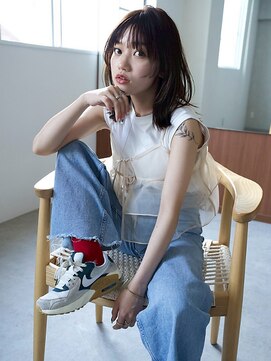 レイヤーカット/ミディアム/しっとり透明感