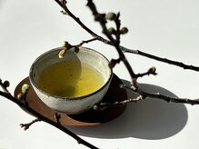 青い角の雰囲気(季節替わりで厳選した日本茶をご提供しております。)