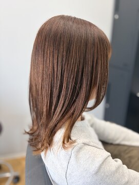 エン(en) アッシュベージュ×肩下ボブ