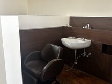 ソマル(SOMARU)の雰囲気（シャンプー台は半個室☆ゆっくりとした空間です♪）