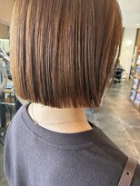 アンドシー(and.C)&nbsp;まとまりと艶を叶える、大人の切りっぱなしボブ