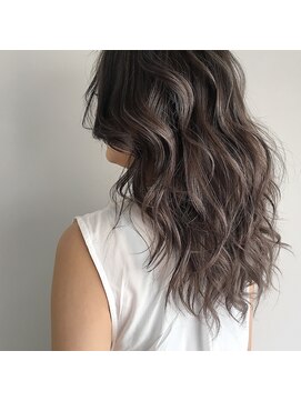 プレイン(plain) 外国人風ハイライト＆グラデーション