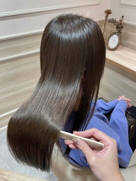 アンド ラ ブランシュ(&.La Blanche) 縮毛矯正/ストレート/くすみブルー/テラコッタ/トリートメント