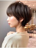 大人かわいい美髪ホワイトグレージュ ネビージュショートボブ