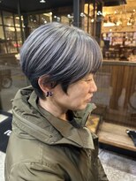 カフェアンドヘアサロン リバーブ(cafe&hair salon re:verb)&nbsp;ブリーチでつくる束感ショート