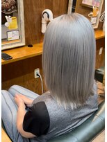 ヘアーサロン アトリエ(Hair salon ATORIE)&nbsp;ミディアムブリーチカラーホワイトシルバーケアブリーチ