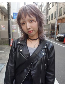 レコ 渋谷(LECO) グレージュシルバーデザイン裾カラーウルフレイヤーカット