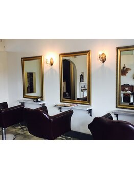 落ち着いた雰囲気で初めての方もゆったりと過ごせる♪お悩みに合わせて寄り添ってご提案します◎