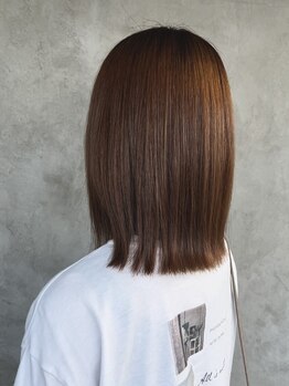 プールサイド(poolside)の写真/【縮毛矯正×厳選トリートメント】気になるクセを解消して美シルエットへ★驚きの指通りと潤いを実感♪