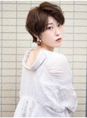 優しいウェーブのハンサムショート