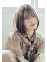 ぷるっと潤う　髪質改善トリートメント　ストレートロブヘアー